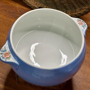 Halls Superior Quality Kitchenware Rose Parade Casserole Bowl in Cadet Blue